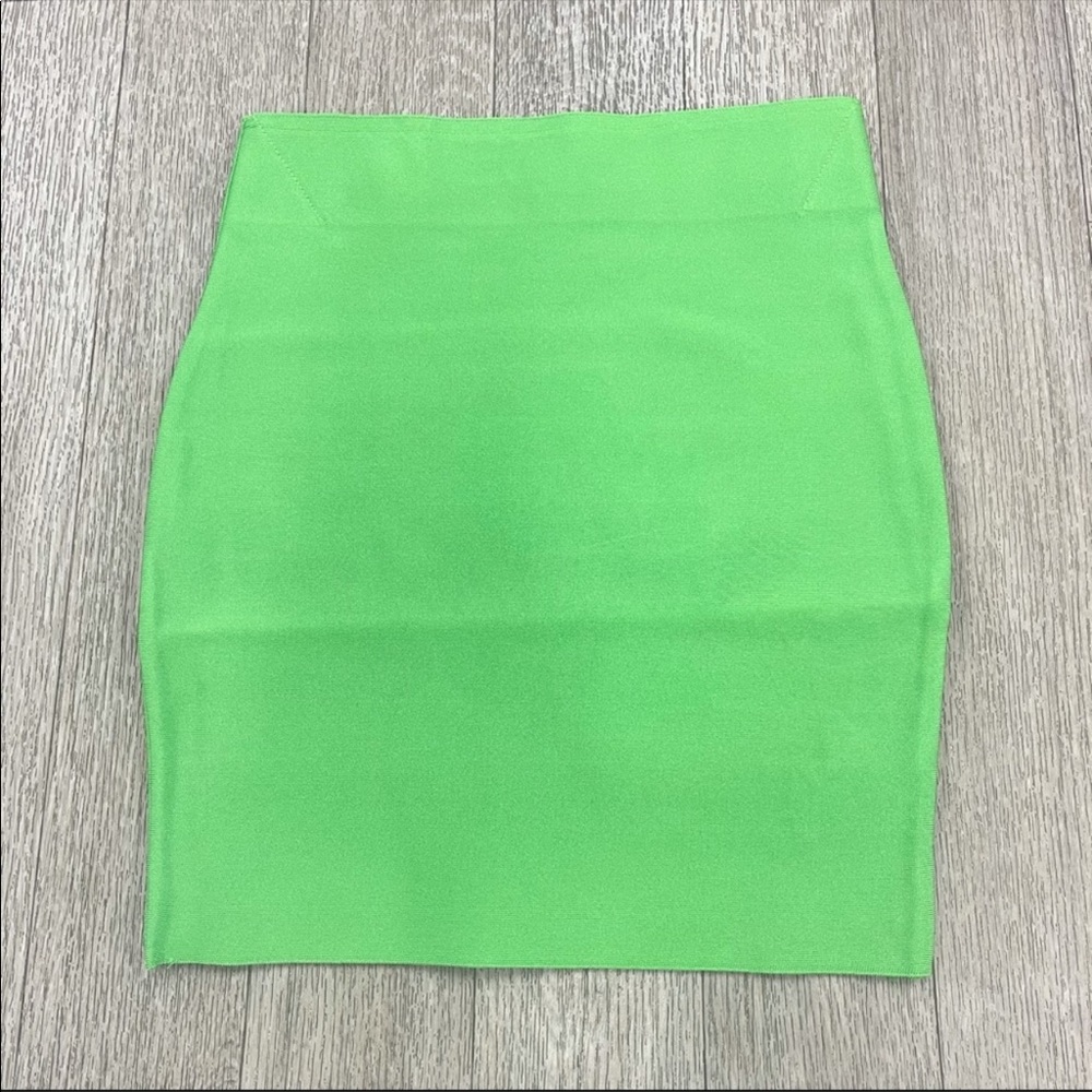 💚WOW Skirt Set💚 - Picture 5 of 7
